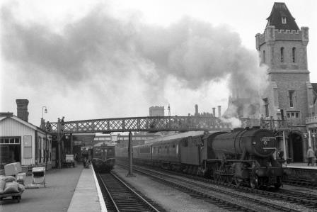 BR WD class 90161 at Lincoln Central Station, Lincolnshire on Tuesday 30 Aug 1960 - J.H.W. Kent [200590]