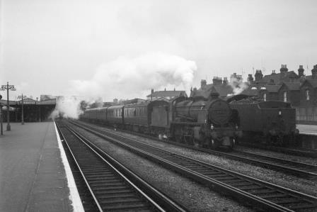 BR(S) N class 31810 at Tonbridge Station, Kent with a Westbound Passenger on Saturday 10 Jun 1961 - J.H.W. Kent [200674]