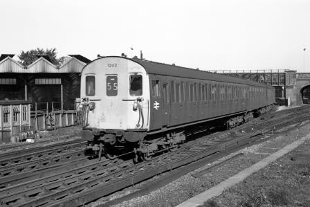 BR(S) Class 206 1202 at Guildford, Surrey with the 9.22am Reading - Tonbridge service on Monday 14 Oct 1968 - J. Scrace [233119]