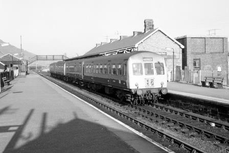 BR(W) Class 101 M56348 at Porthmadog Station, Gwynedd with the 7.56am Pwllheli - Machynlleth service on Thursday 31 Aug 1972 - J. Scrace [233271]