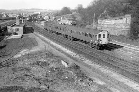 BR(S) Class 206 1201 at Redhill, Surrey with the 2.23pm Reading - Tonbridge service on Tuesday 03 Apr 1973 - J. Scrace [233287]