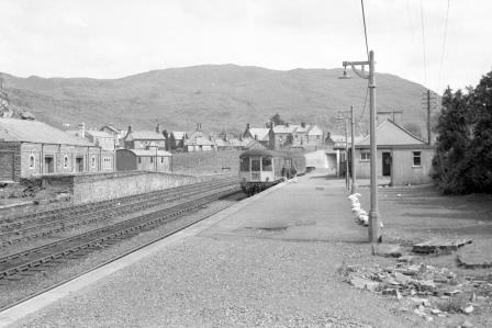 BR(W) Class 103 at Blaenau Ffestiniog Station, Gwynedd with the 3.26pm Blaenau Ffestiniog - Llandudno service on Thursday 31 May 1973 - J. Scrace [233304]