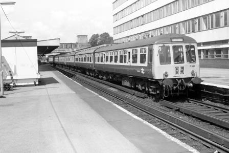 BR(S) Class 119 P581 at Southampton Station, Hampshire with the 9.08am Bristol Temple Meads - Portsmouth Harbour service on Thursday 18 Jul 1974 - J. Scrace [233332]