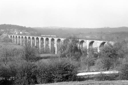 BR(W) DMU at Dee Viaduct, Cheshire with the 3.40pm Wolverhampton - Chester service on Saturday 26 Apr 1975 - J. Scrace [233374]