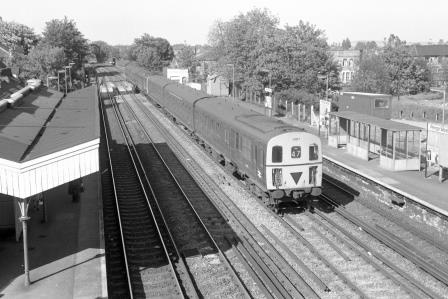 BR(S) Class 207 1307 at Penge West Station, Greater London with the 4.40pm London Bridge to Uckfield on Friday 14 May 1976 - J. Scrace [233406]