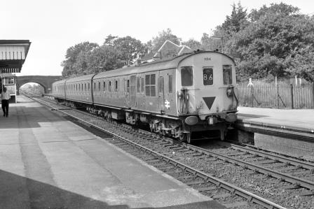 BR(S) Class 205 1124 at Netley Station, Hampshire with the 2.35pm Southampton to Portsmouth Harbour on Saturday 26 Jun 1976 - J. Scrace [233417]
