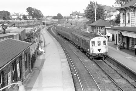 BR(S) Class 205 1129 at Woolston Station, Dorset with the 4.48pm Portsmouth Harbour to Bristol on Saturday 26 Jun 1976 - J. Scrace [233421]