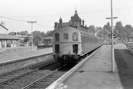 BR(S) Class 207 1312 at Tunbridge Wells West Station, East Sussex with the 12.58pm Tonbridge - Eridge service on Friday 20 Aug 1976 - J. Scrace [233430]