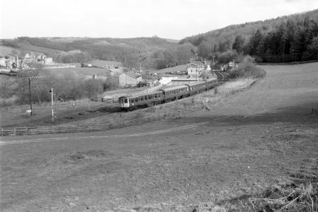 BR(E) Class 104 at Kirkham Abbey, Yorkshire with the 4.20pm Leeds to Scarborough on Saturday 30 Apr 1977 - J. Scrace [233433]