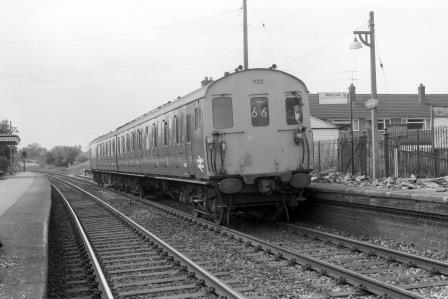 BR(S) Class 204 1122 at Bramley Station, Surrey with the 10.24am Basingstoke - Reading service on Monday 27 Jun 1977 - J. Scrace [233436]