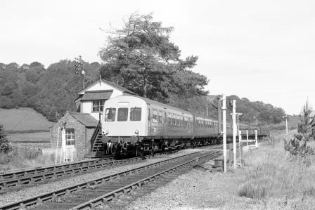 BR(W) Class 101 at Talerddig, Powys with the 7.48am Birmingham - Barmouth service on Saturday 02 Jul 1977 - J. Scrace [233437]