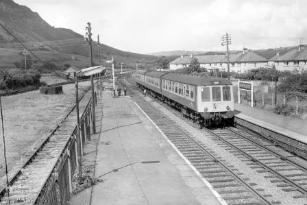 BR(W) Class 104 at Porthmadog Station, Gwynedd with the 10.40am Pwhelli to Shrewsbury on Thursday 28 Jul 1977 - J. Scrace [233440]