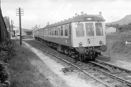 BR(W) Class 104 at Porthmadog, Gwynedd with the 10.40am Pwhelli to Shrewsbury on Thursday 28 Jul 1977 - J. Scrace [233441]