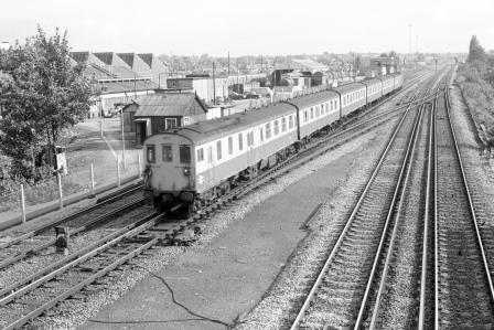 BR(S) Class 203 1032 at Hither Green, Greater London with the 1.25pm Hastings - Charing Cross service on Monday 10 Oct 1977 - J. Scrace [233447]