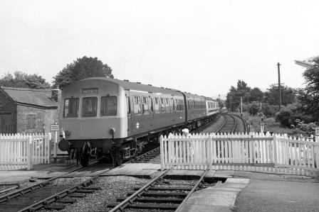 BR(W) Class 101 M51184 at Criccieth, Gwynedd with the 12.14pm Pwhelli - Dovey Junction service on Thursday 01 Jun 1978 - J. Scrace [233459]