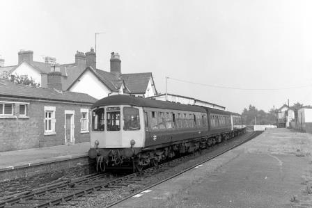 BR(W) Class 103 at Criccieth Station, Gwynedd with the 9.45am Wolverhampton to Pwhelli on Thursday 01 Jun 1978 - J. Scrace [233460]