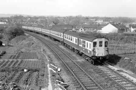 BR(S) Class 202 1015 at Tonbridge, Kent with the 2.45pm Charing Cross to Hastings on Wednesday 03 May 1978 - J. Scrace [233465]