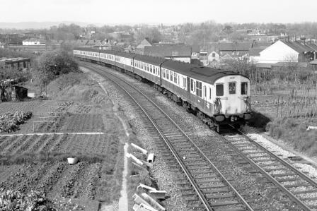 BR(S) Class 203 1035 at Tonbridge, Kent with the 2.15pm Charing Cross to Hastings on Wednesday 03 May 1978 - J. Scrace [233467]