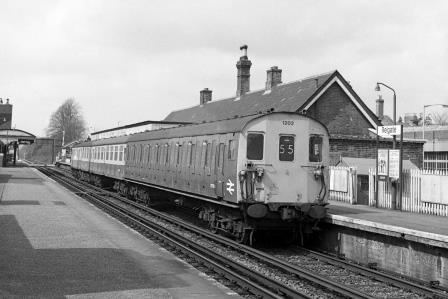 BR(S) Class 206 1202 at Reigate Station, Surrey with the 11.24am Reading - Tonbridge service on Saturday 07 Apr 1979 - J. Scrace [233496]