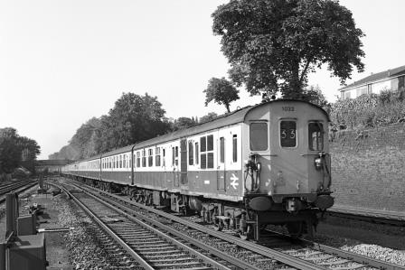 BR(S) Class 203 1032 at South Croydon, Greater London with the 5.26pm Cannon Street to Hastings on Friday 22 Jun 1979 - J. Scrace [233506]