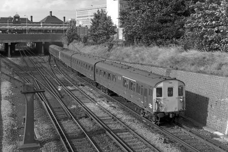 BR(S) Class 205 1105 at East Croydon, Greater London with the 5.08pm Victoria to East Grinstead on Wednesday 01 Aug 1979 - J. Scrace [233508]