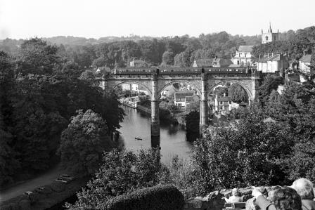 BR(E) DMU at Knaresborough, Yorkshire with the 2.16pm York to Leeds on Saturday 29 Sep 1979 - J. Scrace [233519]