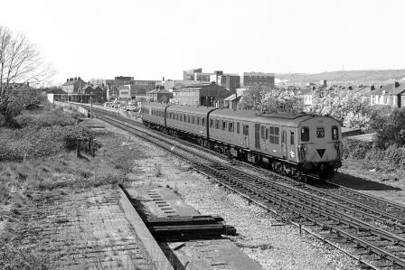 BR(S) Class 205 1127 at Cosham, Hampshire with the 2.05pm Eastleigh - Portsmouth & Southsea service on Friday 18 Apr 1980 - J. Scrace [233526]