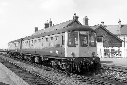 BR(W) Class 103 M56158 at Tywyn Station, Clwyd with the 3.58pm Tywyn to Machynlleth on Tuesday 27 May 1980 - J. Scrace [233537]