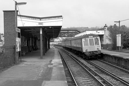 BR(S) Class 119 L572 at Merstham Station, Greater London with an Earlswood to Merstham Special Service on Tuesday 17 Mar 1981 - J. Scrace [233553]