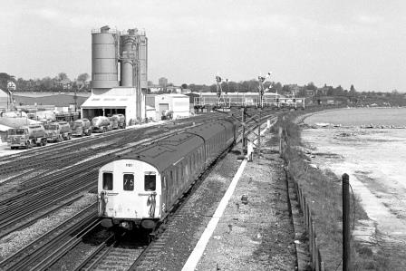 BR(S) Class 205 1101 at Mount Pleasant Crossing, Southampton, Hampshire with the 10.40am Portsmouth & Southsea to Southampton on Easter Saturday 18 Apr 1981 - J. Scrace [233555]
