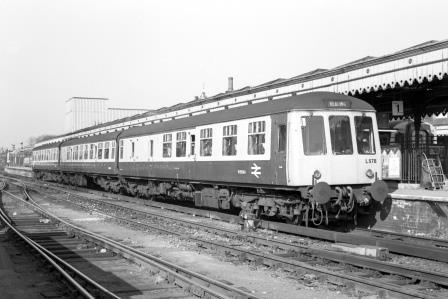 BR(S) Class 119 L578 at Redhill Station, Surrey with the 4.44pm Redhill - Reading service on Thursday 15 Apr 1982 - J. Scrace [233591]