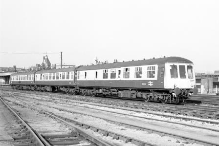 BR(S) Class 119 L584 at Redhill, Surrey on Thursday 15 Apr 1982 - J. Scrace [233594]
