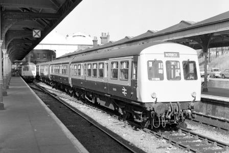 BR(E) Class 101 E50238 at Norwich Station, Norfolk on Wednesday 22 Sep 1982 - J. Scrace [233609]