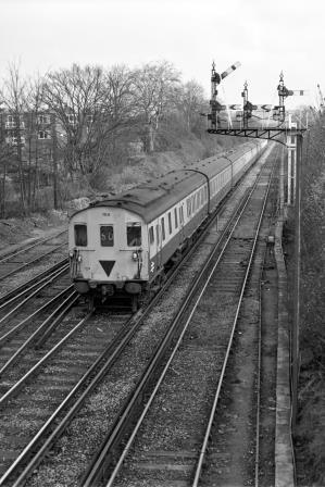 BR(S) Class 205 1114 at Redhill, Surrey with the 9.35am Victoria - Edenbridge service on Easter Saturday 02 Apr 1983 - J. Scrace [233623]