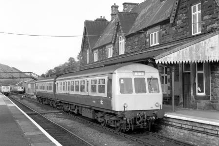 BR(W) Class 101 M51201 at Machynlleth Station, Powys on Saturday 26 May 1984 - J. Scrace [233651]