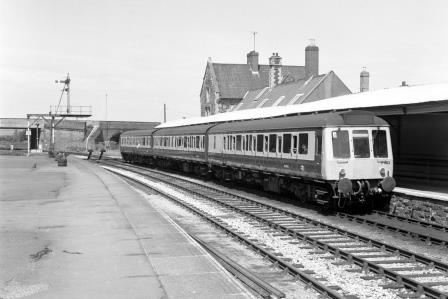 BR(W) Class 118 P463 at Barnstaple Station, Devon with the 12.28pm Barnstaple - Exeter St. Davids service on Wednesday 30 May 1984 - J. Scrace [233652]