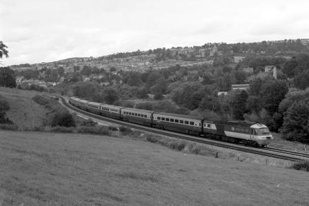 BR(W) Class 43 at Stroud, Gloucestershire with the 1.02pm Cheltenham Spa - Paddington service on Bank Holiday Monday 26 Aug 1985 - J. Scrace [233683]