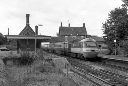BR(W) Class 43 at Culham Station, Oxfordshire with the 10.10am Paddington - Great Malvern service on Tuesday 03 Sep 1985 - J. Scrace [233687]