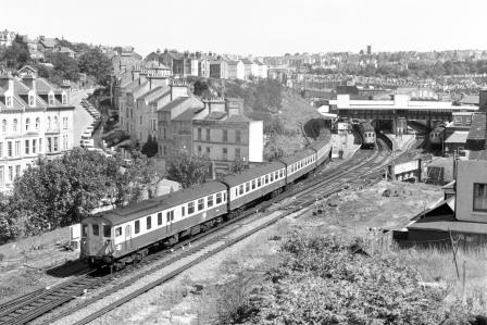 BR(S) Class 202 1018 at Hastings Station, East Sussex with the 12.33pm Hastings - Charing Cross service on Wednesday 28 Aug 1985 - J. Scrace [233702]