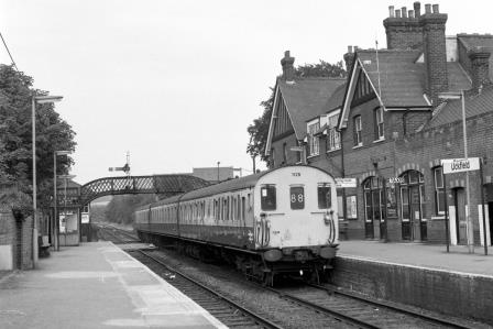 BR(S) Class 205 1125 at Uckfield Station, East Sussex with the 3.24pm Victoria - Uckfield service on Saturday 13 Jul 1985 - J. Scrace [233711]