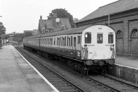 BR(S) Class 205 1125 at Uckfield Station, East Sussex with the 3.24pm Victoria - Uckfield service on Saturday 13 Jul 1985 - J. Scrace [233712]