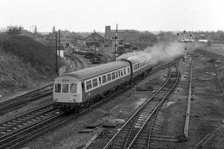 BR(W) Class 101 C805 at Sutton Bridge Junction, Greater London with the 3.50pm Shrewsbury - Swansea service on Friday 18 Apr 1986 - J. Scrace [233742]