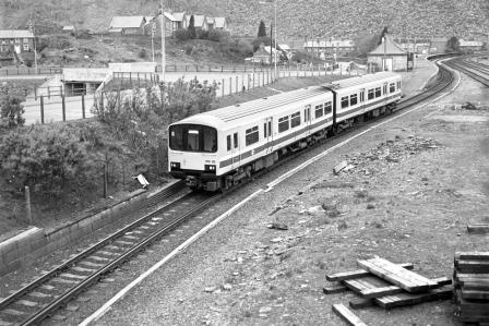 BR(W) Class 150 150131 at Blaenau Ffestiniog, Gwynedd with the 10.52am Llandudno Junction - Blaenau Ffestiniog service on Tuesday 27 May 1986 - J. Scrace [233750]