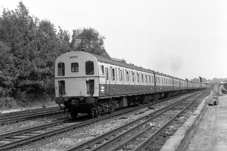 BR(S) Class 207 207011 at Haywards Heath, West Sussex with the 9.22am East Croydon - Eastbourne service on Tuesday 14 Jul 1987 - J. Scrace [233775]