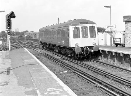 BR(S) Class 122 L101 at Lewisham Station, Greater London with a Route Learning Trip on Thursday 06 Aug 1987 - J. Scrace [233776]