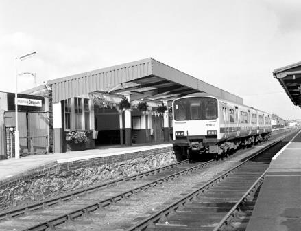 BR(W) Class 150 150102 at Barmouth Station, Gwynedd with the 8.20am Machynlleth to Pwhelli on Tuesday 25 Aug 1987 - J. Scrace [233784]