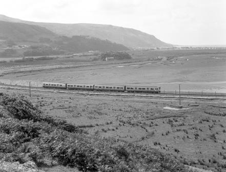 BR(W) Class 150 at Barmouth (Mmorfa Mawddach), Dyfed with the 8.28am Wolverhampton to Pwhelli on Tuesday 25 Aug 1987 - J. Scrace [233785]