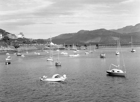BR(W) Class 150 at Barmouth, Gwynedd with the 4.37pm Pwhelli - Barmouth service on Tuesday 25 Aug 1987 - J. Scrace [233786]
