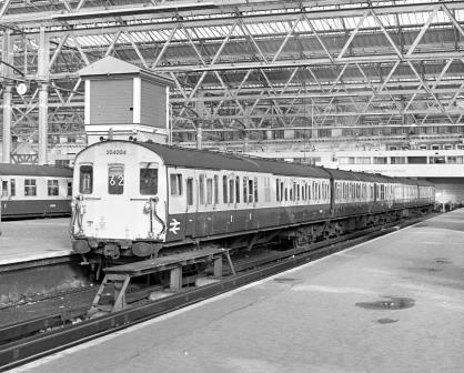 BR(S) Class 204 204004 & BR(S) Class 204 204002 at Waterloo Station, Greater London with the 12.10pm Waterloo - Salisbury service on Thursday 12 Nov 1987 - J. Scrace [233789]