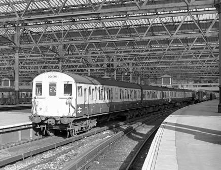 BR(S) Class 204 204004 & BR(S) Class 204 204002 at Waterloo Station, Greater London with the 12.10pm Waterloo - Salisbury service on Thursday 12 Nov 1987 - J. Scrace [233793]